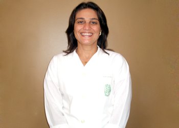 Professora de Veterinária obtém título de pós-doutora